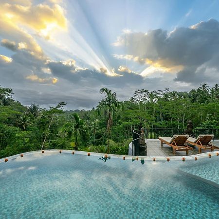 Yoga Maya Villa Ґіаньяр Екстер'єр фото