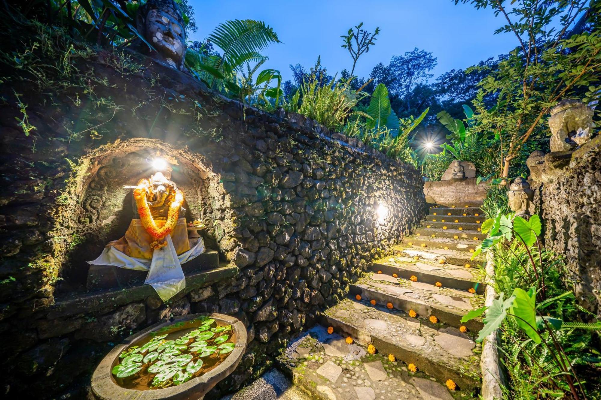 Yoga Maya Villa Ґіаньяр Екстер'єр фото