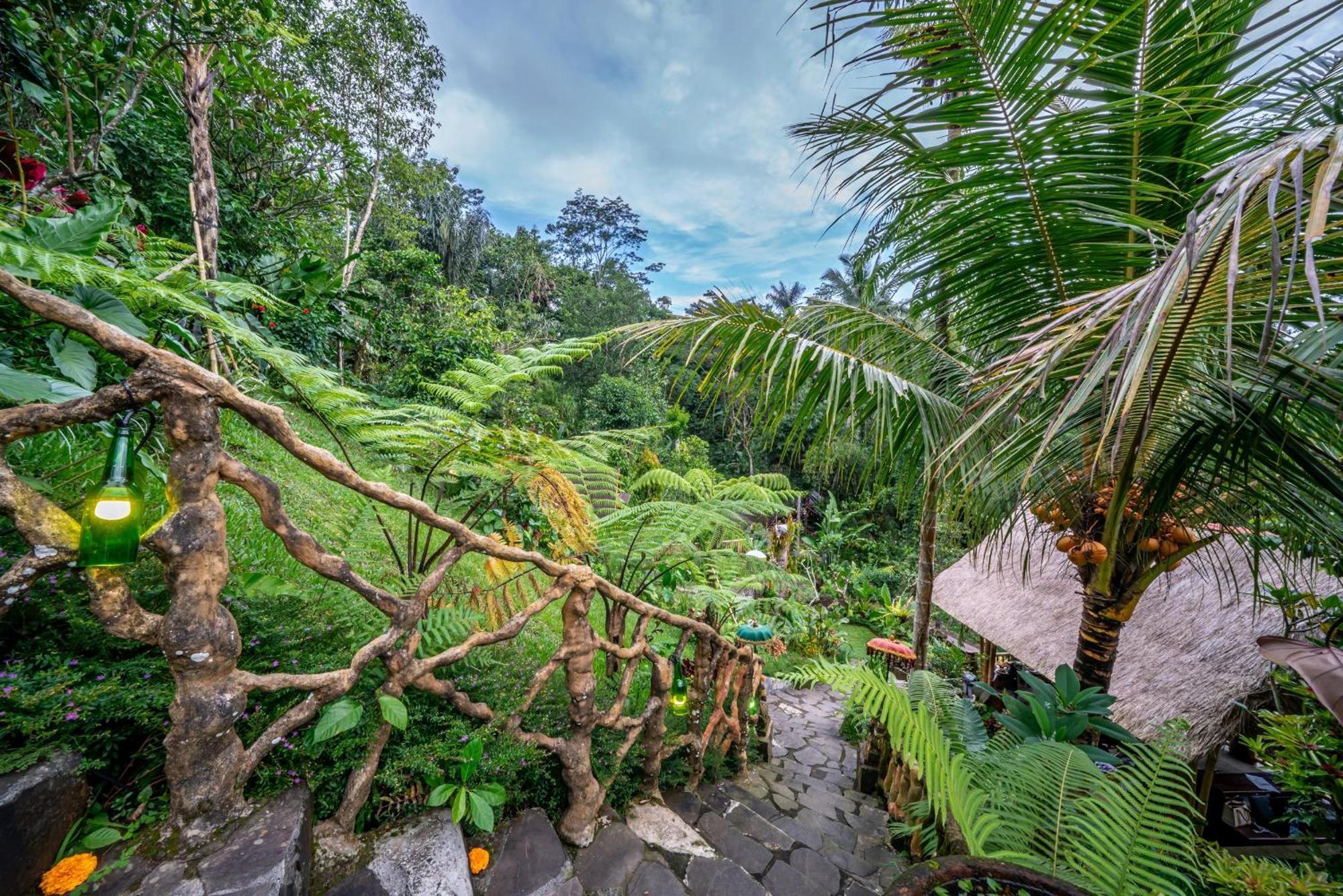 Yoga Maya Villa Ґіаньяр Екстер'єр фото