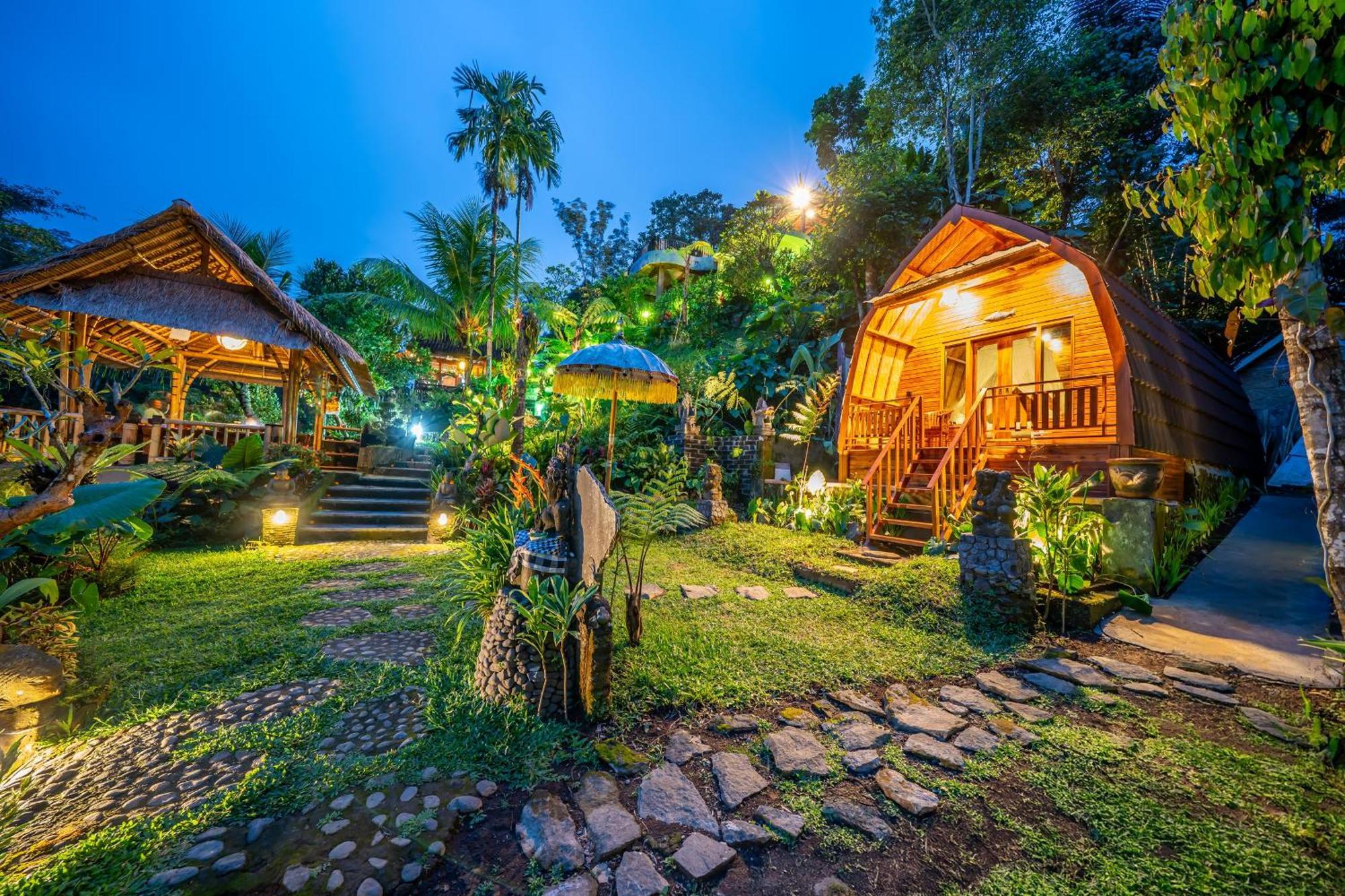 Yoga Maya Villa Ґіаньяр Екстер'єр фото