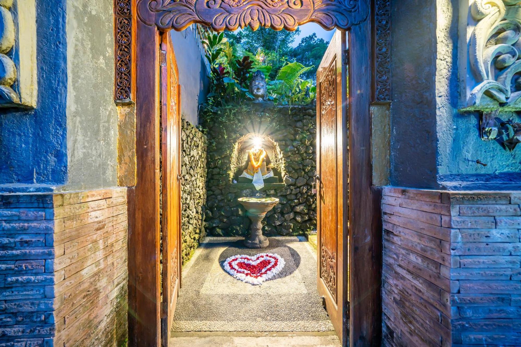 Yoga Maya Villa Ґіаньяр Екстер'єр фото