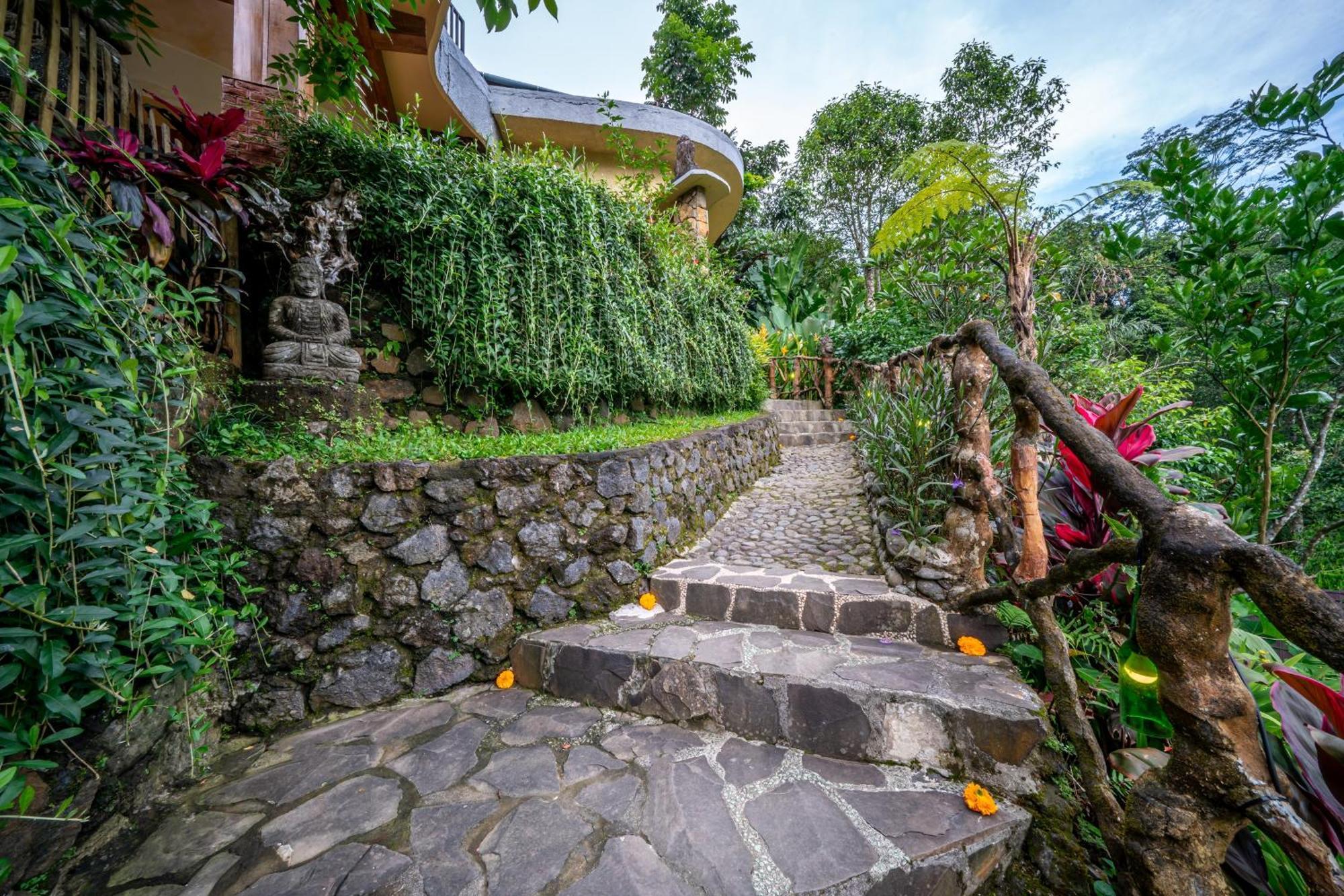Yoga Maya Villa Ґіаньяр Екстер'єр фото