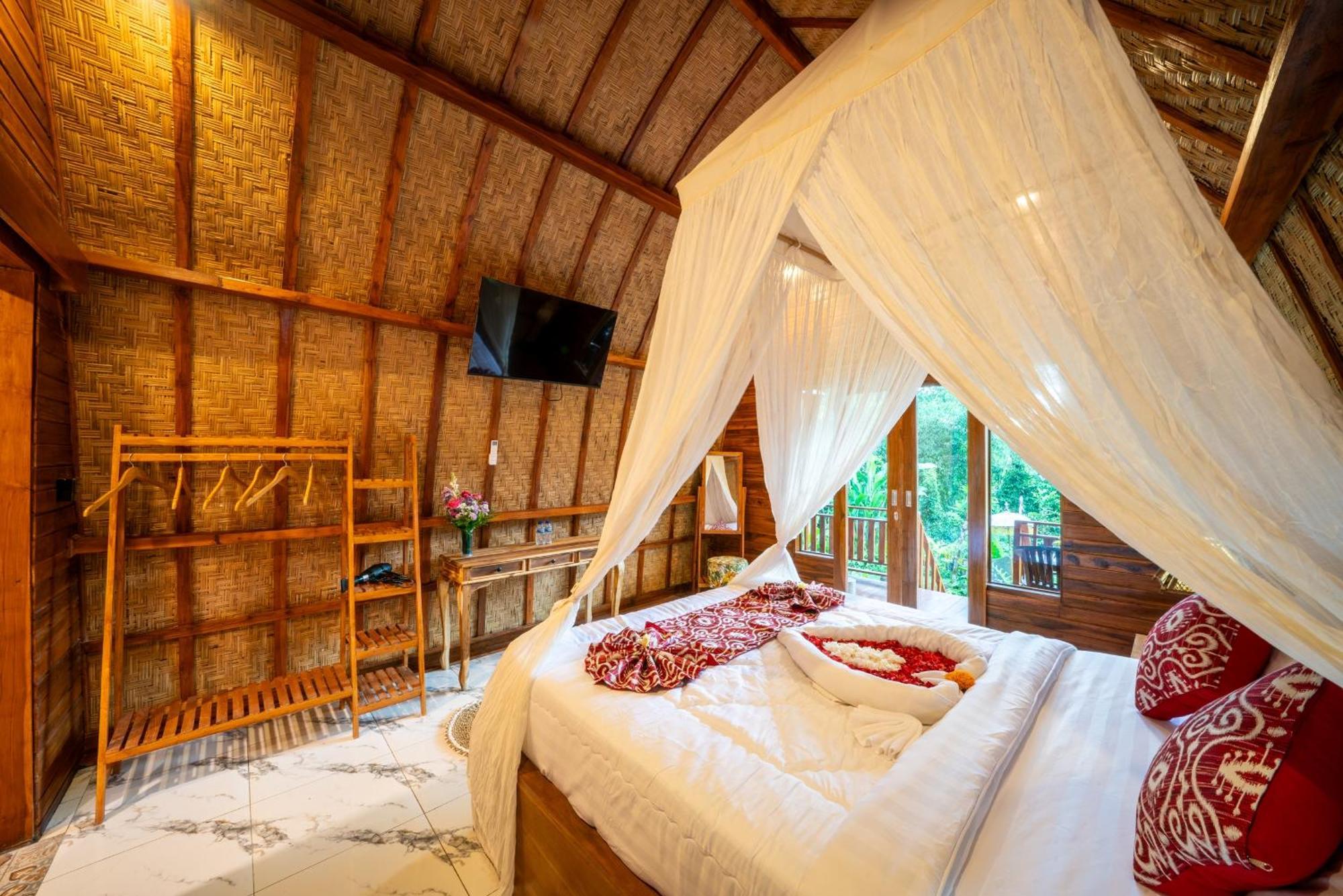 Yoga Maya Villa Ґіаньяр Екстер'єр фото