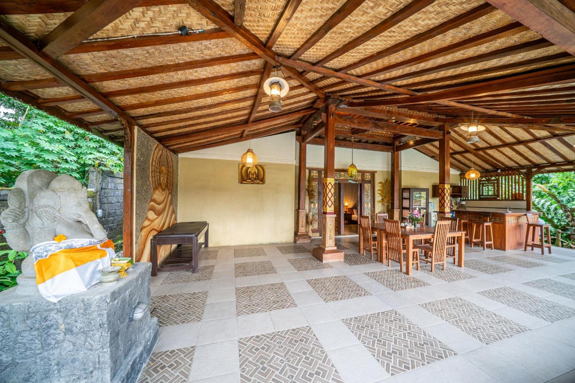 Yoga Maya Villa Ґіаньяр Екстер'єр фото
