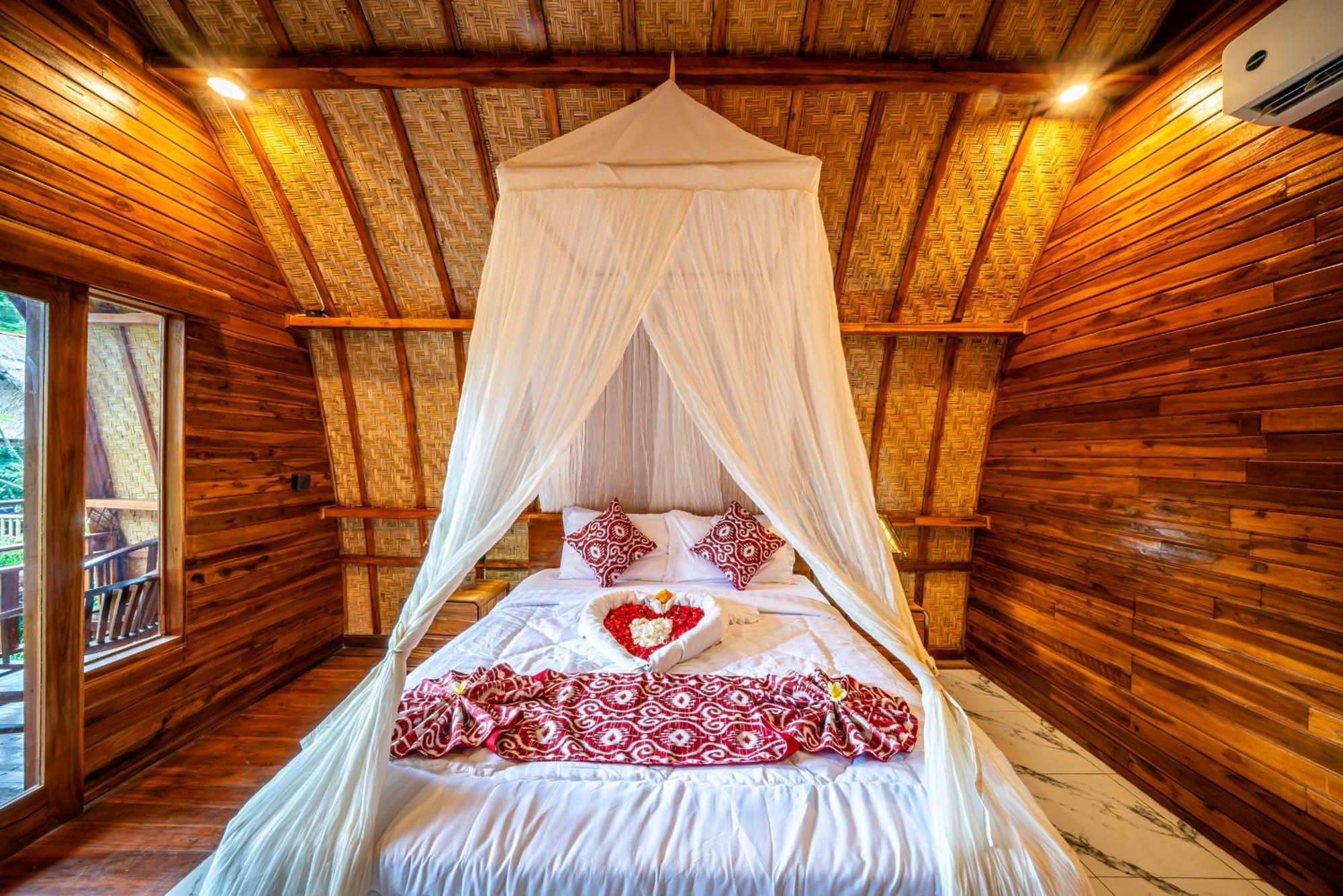 Yoga Maya Villa Ґіаньяр Екстер'єр фото
