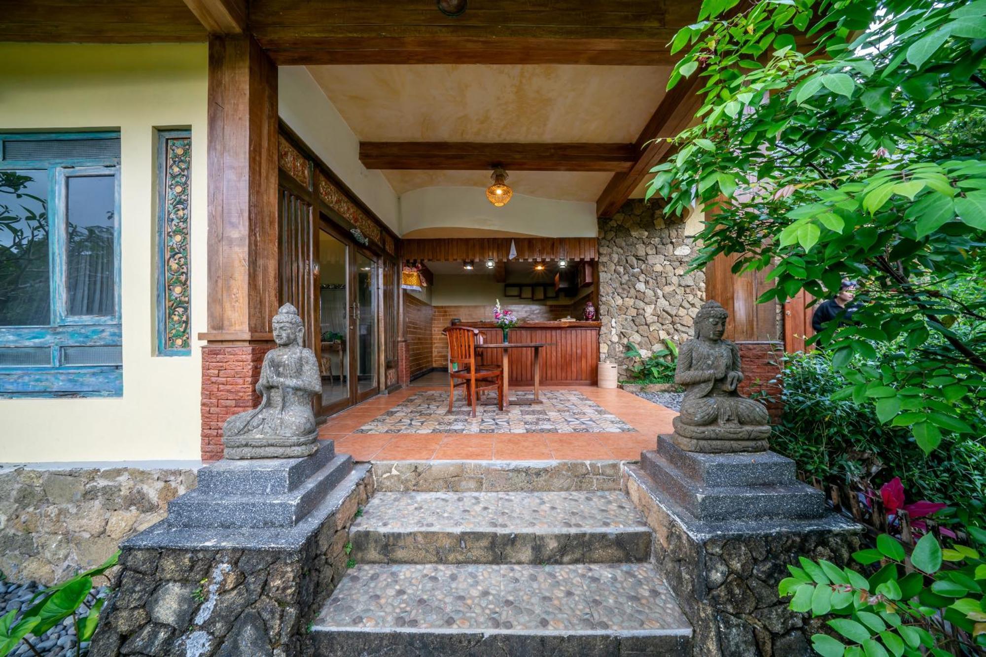 Yoga Maya Villa Ґіаньяр Екстер'єр фото