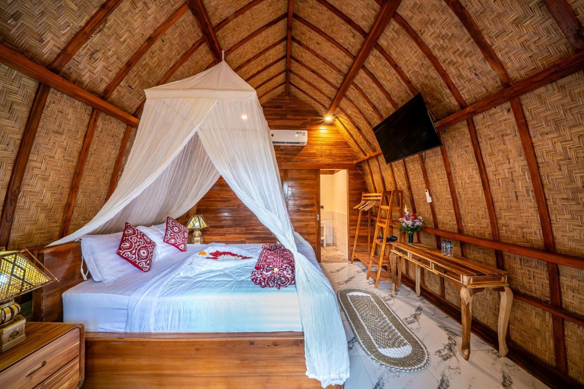 Yoga Maya Villa Ґіаньяр Екстер'єр фото